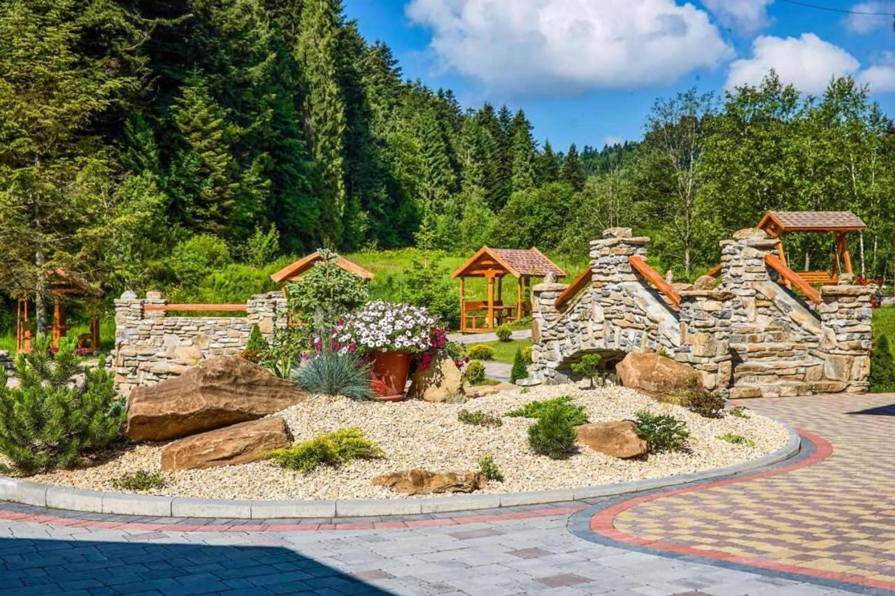 Любокрай Готельно-Відпочинковий Комплекс Skhidnytsia Buitenkant foto